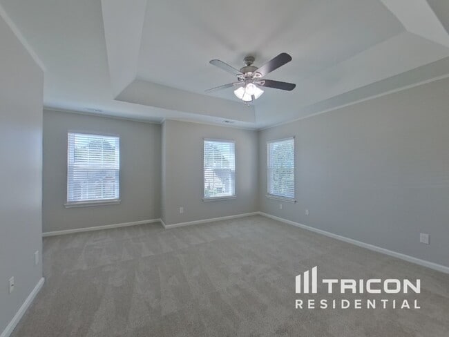 Building Photo - 8432 Redstone View Dr