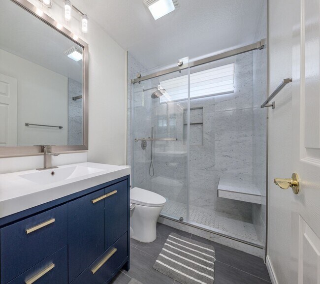 Building Photo - 1011 S Mountcrest Ct