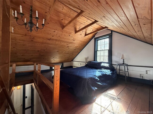 Building Photo - 674 Debruce Rd