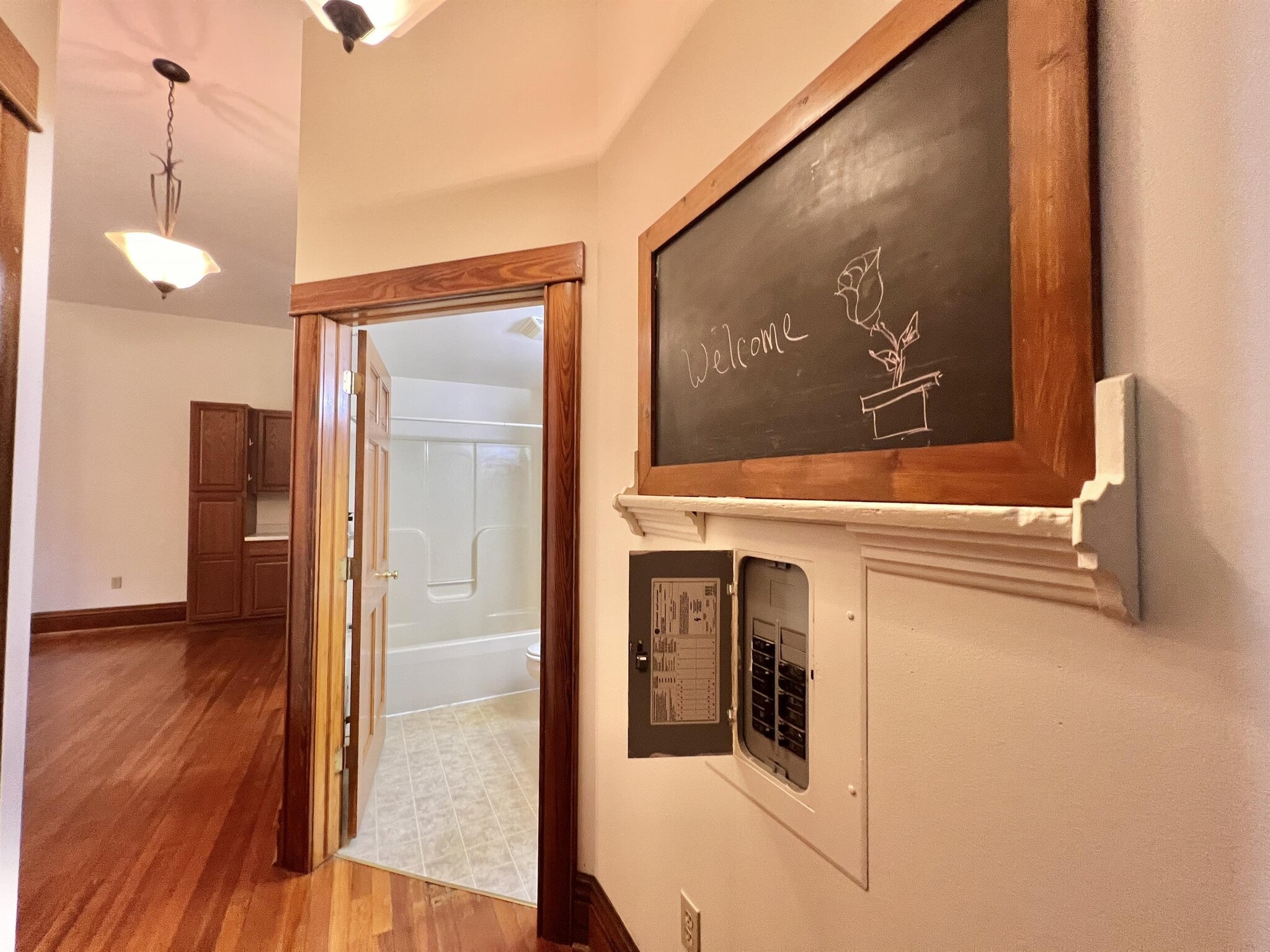 Building Photo - 214 Wood St