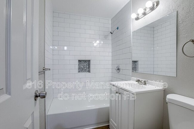 Building Photo - 11420 Manchester Ave