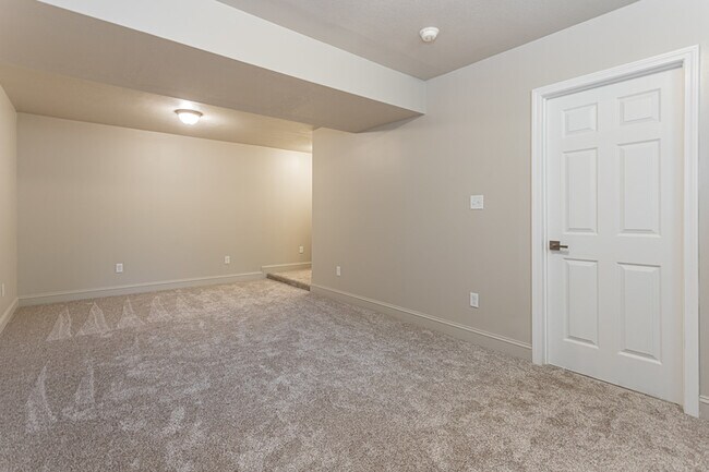 Building Photo - 220 Konawa Ln