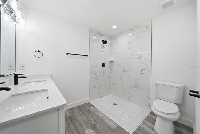 Building Photo - 17180 Drayton Ln