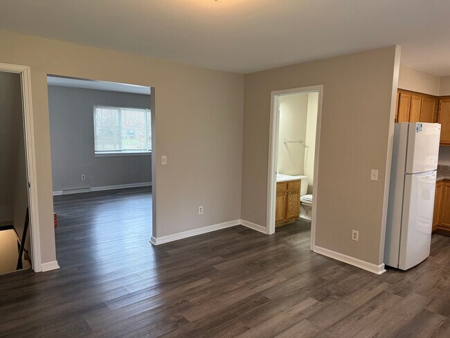 Building Photo - 4795 Lorraine Ave