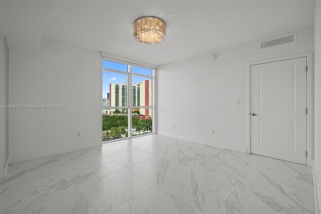 Building Photo - 400 Sunny Isles Blvd