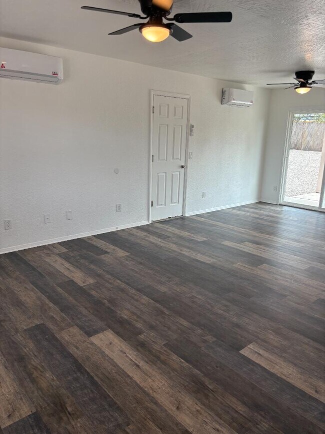 Building Photo - 5775 Debbie Ln