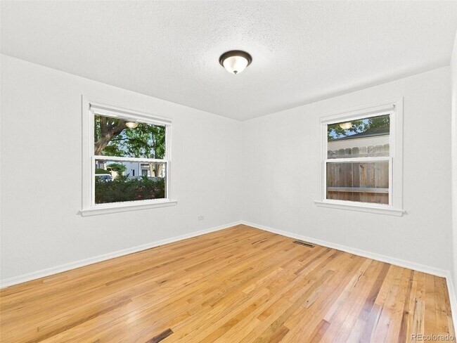 Building Photo - 1317 Zenobia St