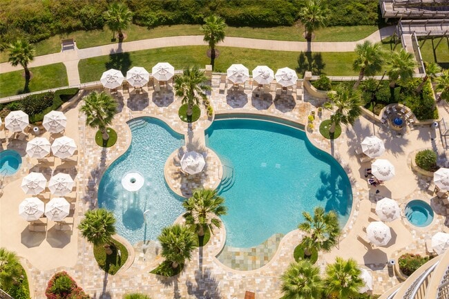 Building Photo - 801 E Beach Dr