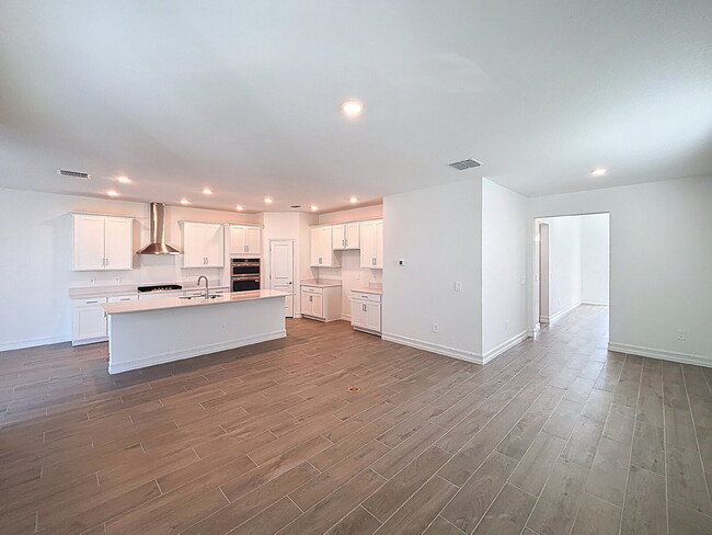 Building Photo - 11807 71st Ave E