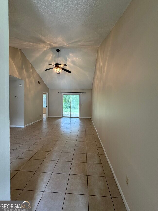 Building Photo - 414 Admiral's Walk Dr