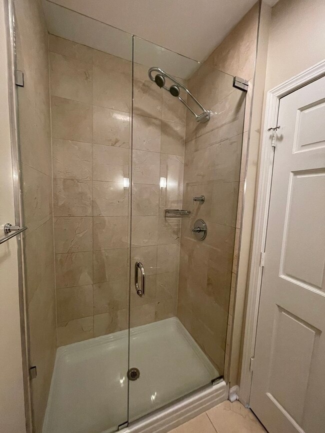 Building Photo - 1457 N Ashland Ave