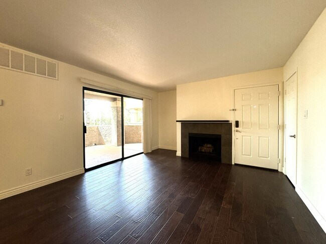 Building Photo - 5122 E Shea Blvd