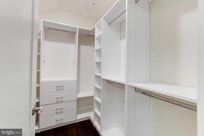 Building Photo - 44752 Tiverton Sq