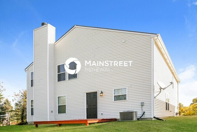 Building Photo - 4 Bedroom Pet-Friendly Home in Indianapolis, IN with Main Street Renewal