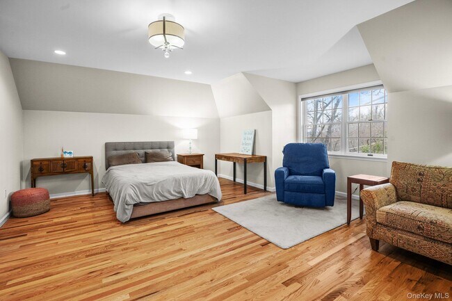 Building Photo - 105 Hardscrabble Lake Dr