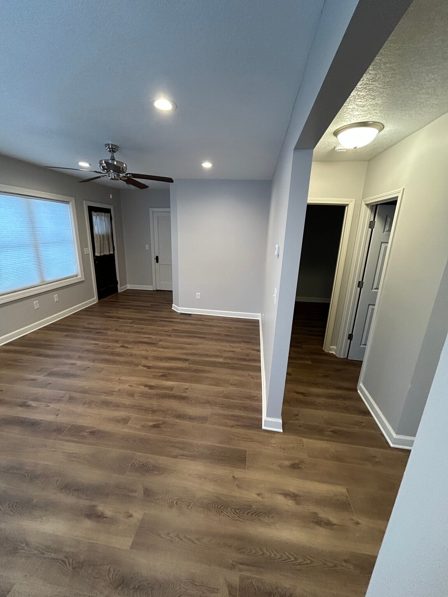 Building Photo - 950 29th Ave NE