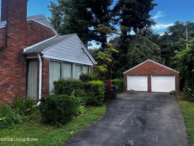 Building Photo - 607 Southview Dr