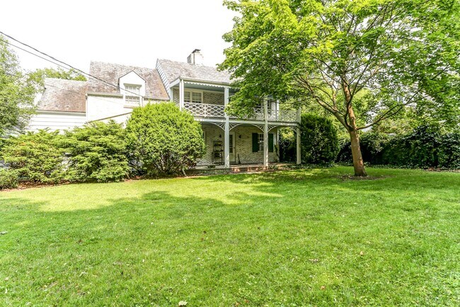 Building Photo - 4 bedroom, 2.5 bathroom home in Camp Hill