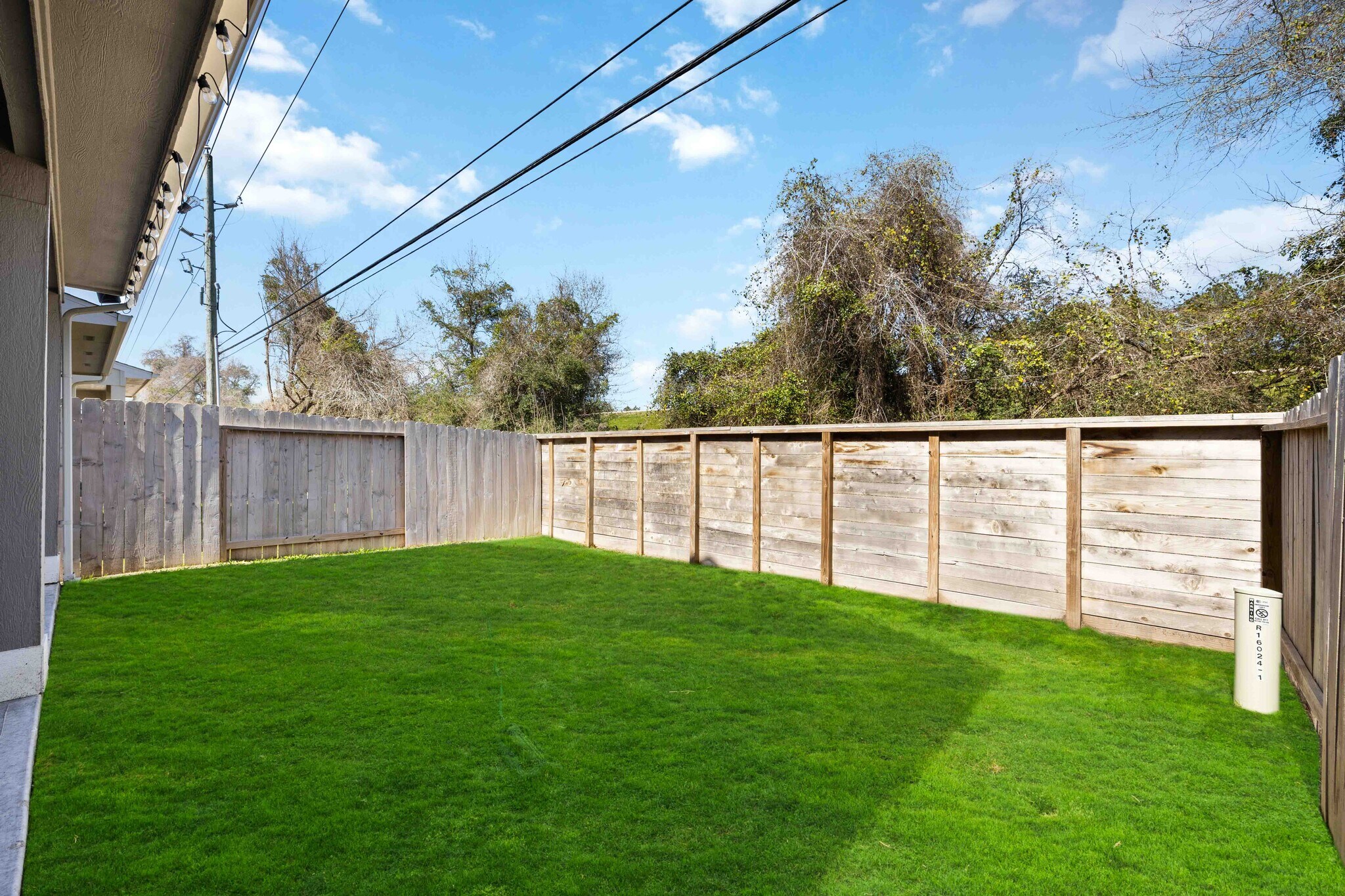 Private backyard with NO back neighbors - 16106 Oregon Oak Dr
