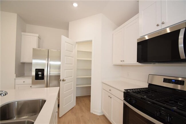 Building Photo - 379 Florida Ave