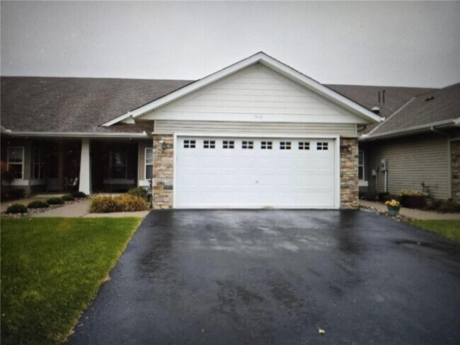 Building Photo - 7445 Timber Crest Dr S