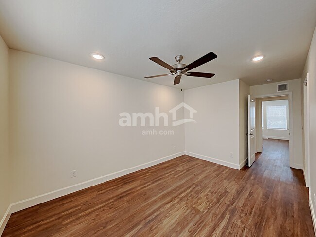 Building Photo - 6088 S Jordan Pkwy W