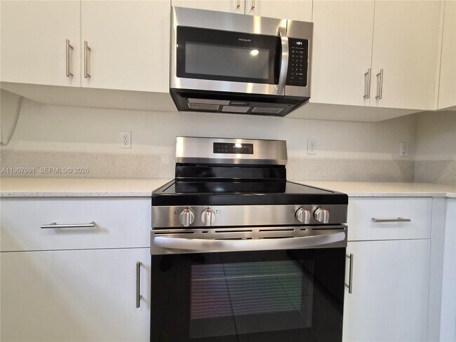 Building Photo - 2741 NW 55th Way