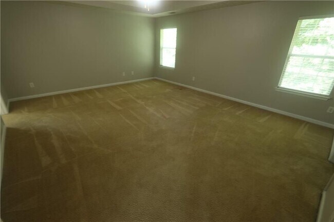 Building Photo - 156 Shadowhill Ln SW