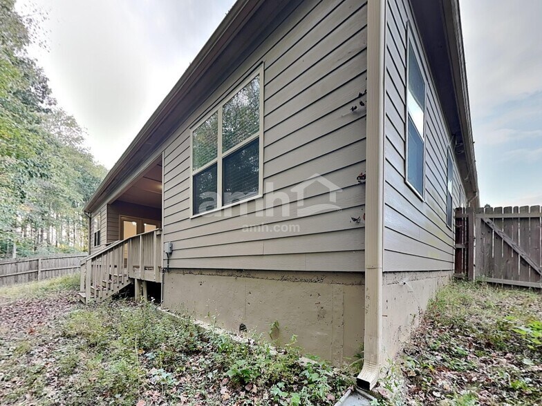 Building Photo - 3021 Golf Creek