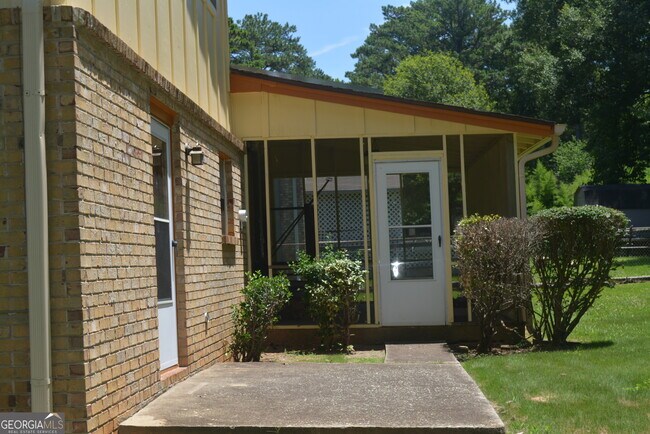 Building Photo - 354 Roy Huie Rd