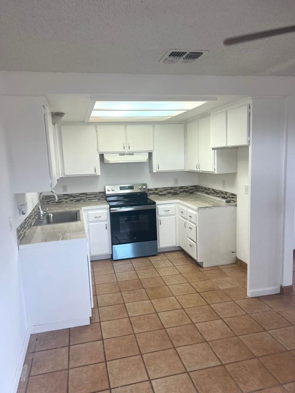 Building Photo - 58573 Sunflower Dr