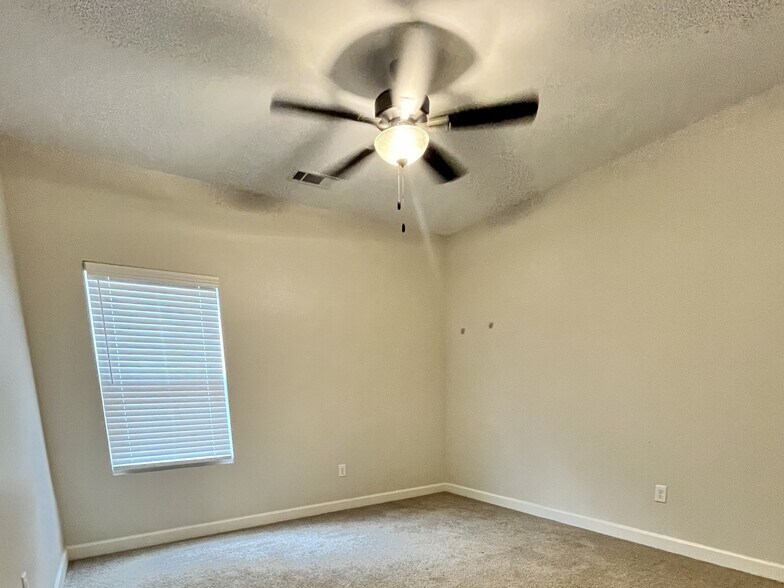 Building Photo - 239 Cedar St