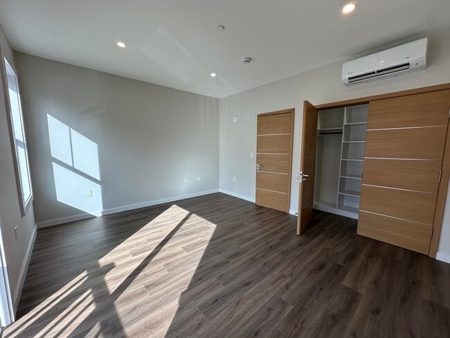 Building Photo - 33 Copeland St