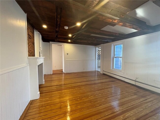 Building Photo - 712 Hope St