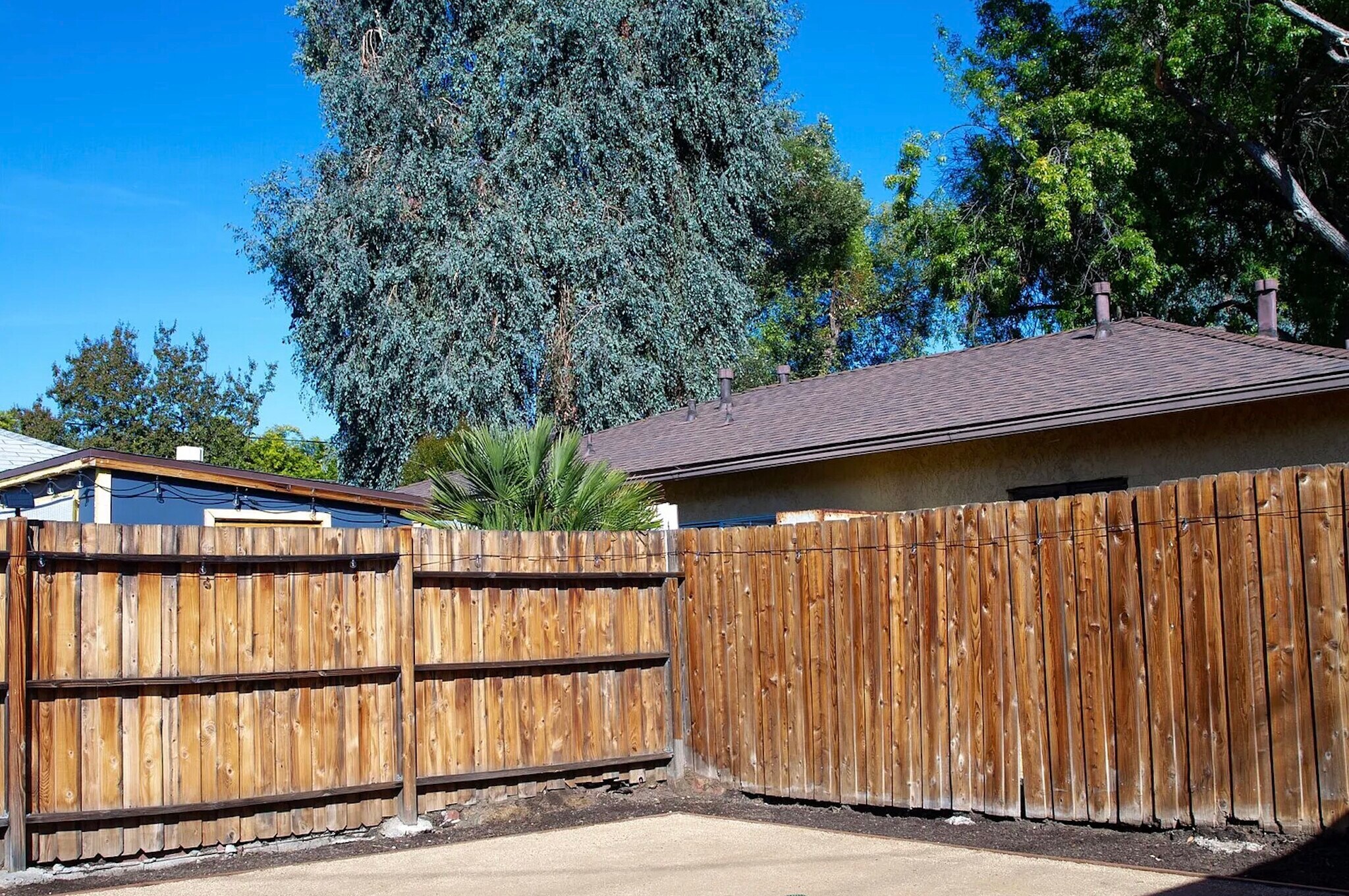 Building Photo - 5246 Canoga Ave