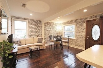 Building Photo - 75 Oaklawn Dr