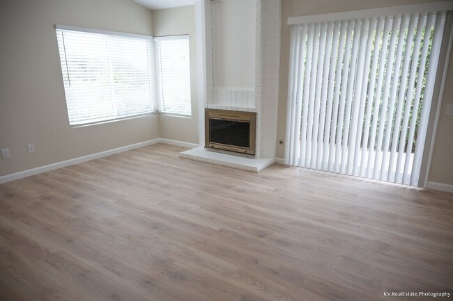 Building Photo - 4 Bed/ 2 bath House in Rancho Penasquitos