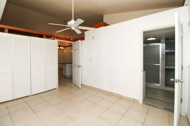 Building Photo - ANNUAL UNFURNISHED ** Wiggins Pass West **...