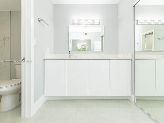 Building Photo - 20505 E Country Club Dr