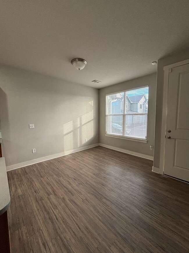 Building Photo - 6459 Orchard Park Dr