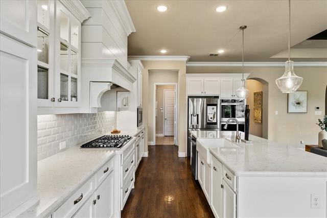 Building Photo - 3480 Newport Dr