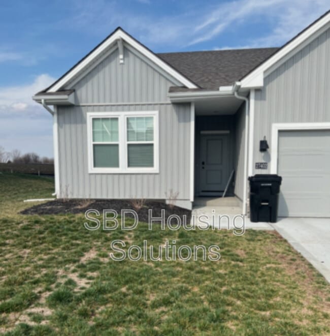 Building Photo - 27402 E Oak View Dr