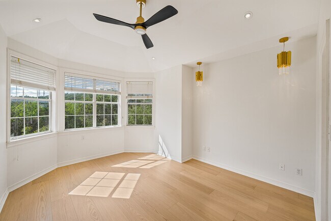 Building Photo - 5305 Cuesta Verde