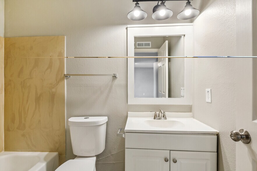Building Photo - 813 Hammond Manor Dr