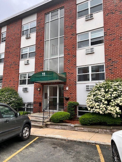 Building Photo - 11 Commonwealth Ct