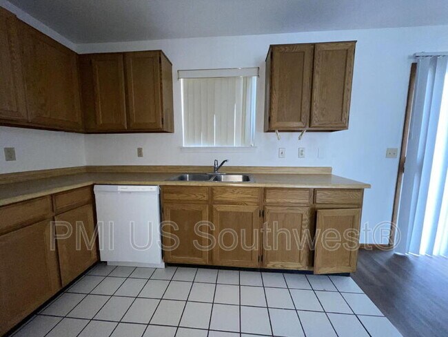 Building Photo - 2387 Alpine Dr