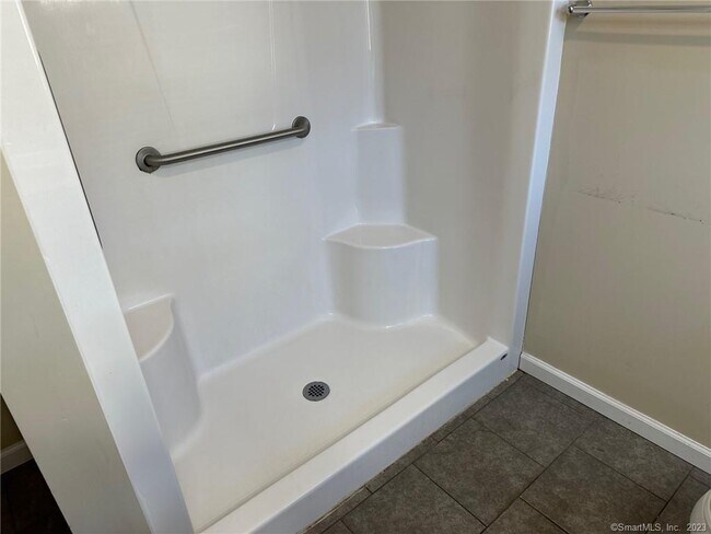 Building Photo - 27 Tridell Dr