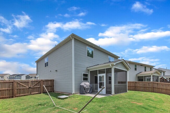 Building Photo - Spacious 3-Bedroom Home for Rent in Knight...