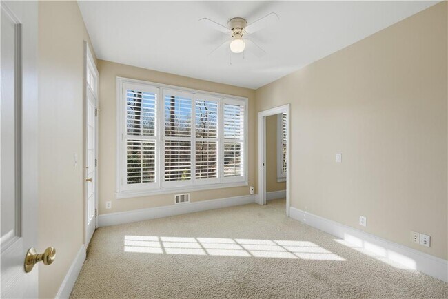 Building Photo - 179 Grandmar Chase