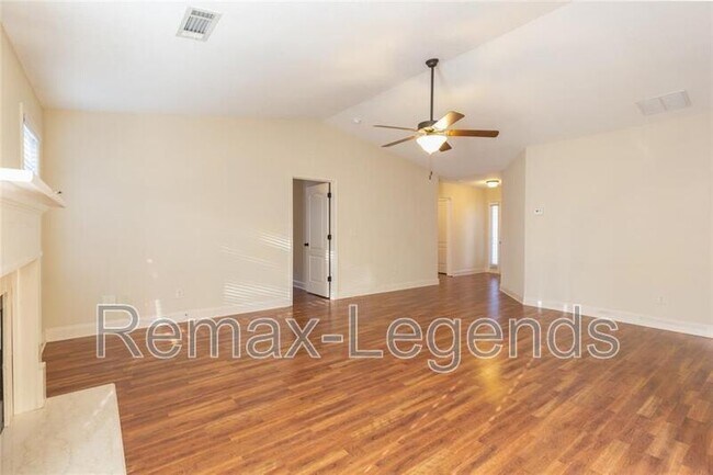 Building Photo - 947 Haymon Dr